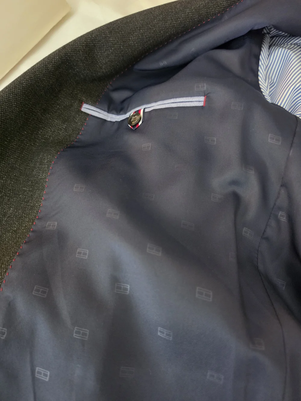 Tommy Hilfiger Charcoal Gray Two-Button Sport Coat 46R
